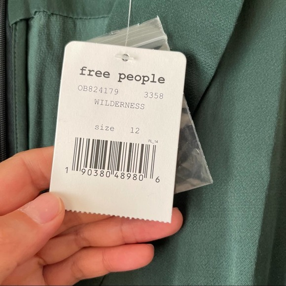 FREE PEOPLE Green I Am Woman Jumpsuit Women's Size 12 Green Satin NWT - Picture 11 of 16